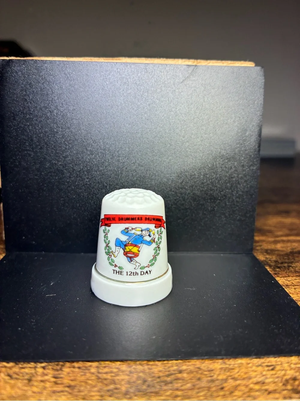 12 days of Christmas lot - 10 thimbles